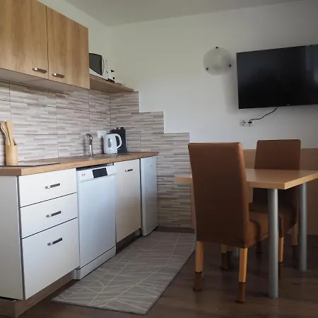 Rooms-apartments Stojanovic Guest house Bled