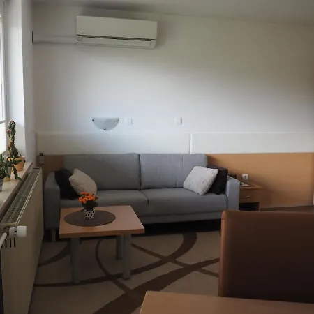 Guest house Rooms-apartments Stojanovic