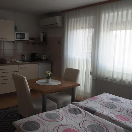 Rooms-apartments Stojanovic Guest house Bled