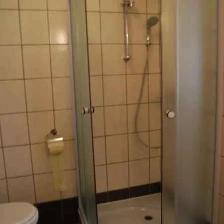 Rooms-apartments Stojanovic Guest house 3*