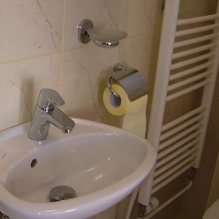 Rooms-apartments Stojanovic 3*