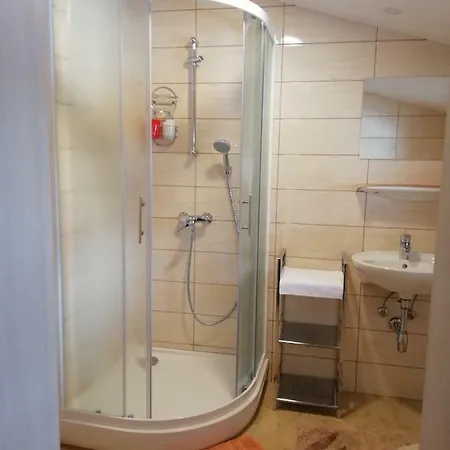 Guest house Rooms-apartments Stojanovic