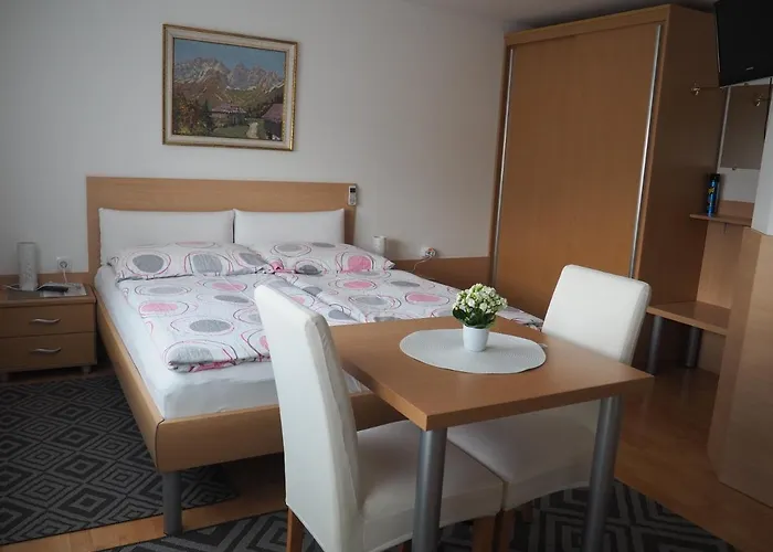 Rooms-apartments Stojanovic 3* Bled
