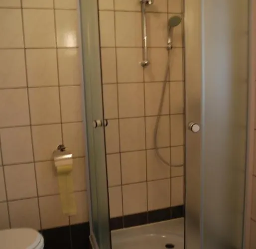 Rooms-apartments Stojanovic Konukevi 3*