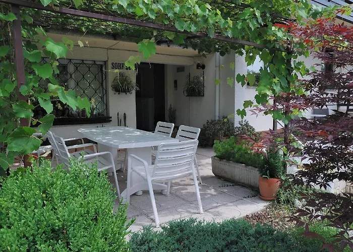 Rooms-apartments Stojanovic 3*