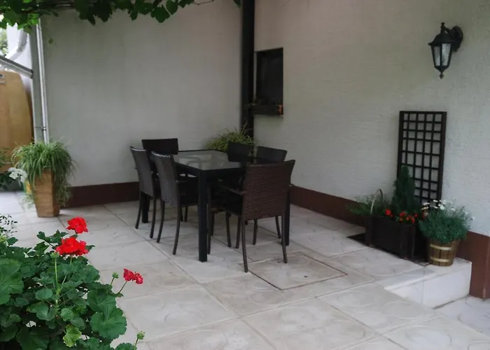 Rooms-apartments Stojanovic 3*