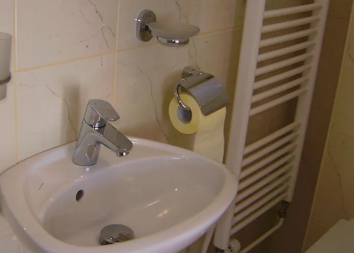 Rooms-apartments Stojanovic 3*