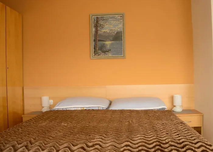 Guest house Rooms-apartments Stojanovic Bled