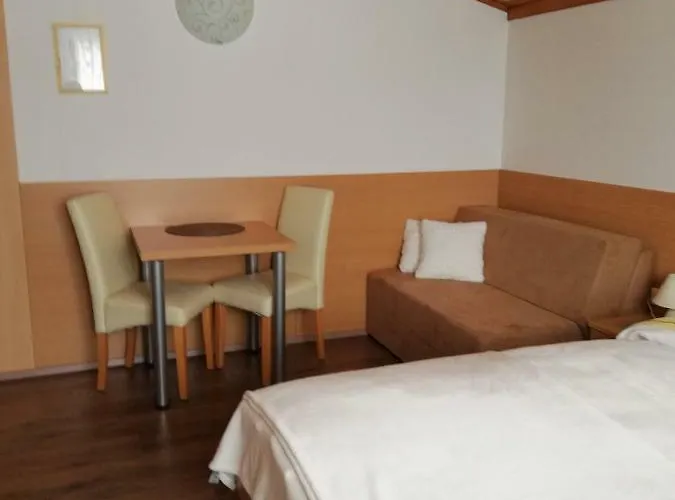 Konukevi Rooms-apartments Stojanovic 3*